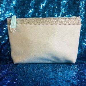 🍦Silver Glitter Makeup Bag🧁